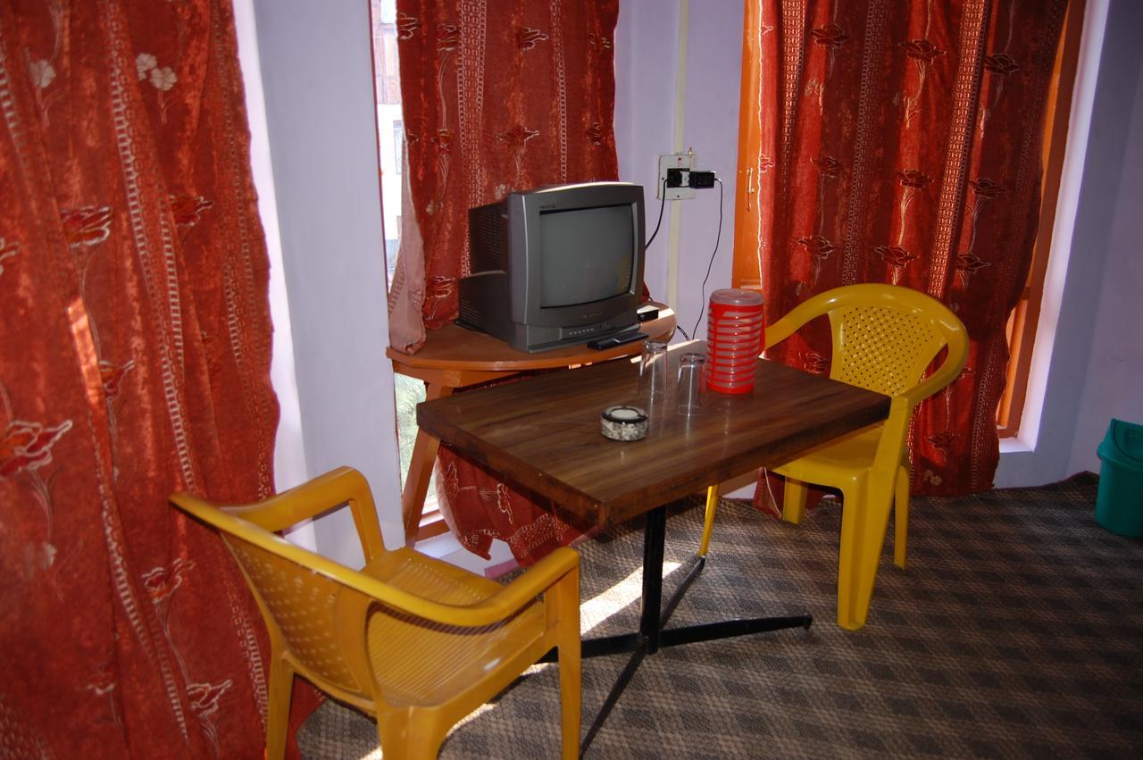 New Relax Inn, Pahalgam, 2 Km From Lidder Valley Exterior foto