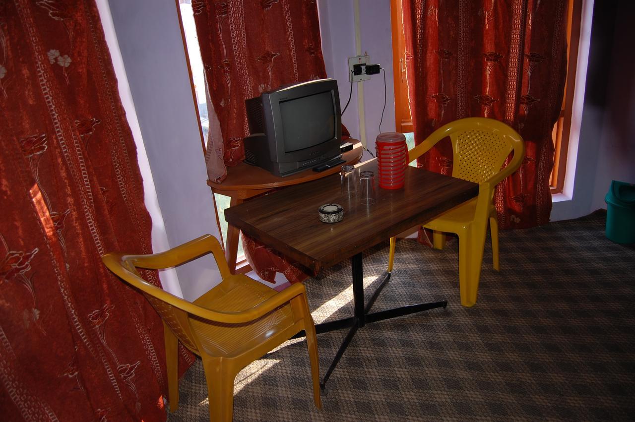 New Relax Inn, Pahalgam, 2 Km From Lidder Valley Exterior foto